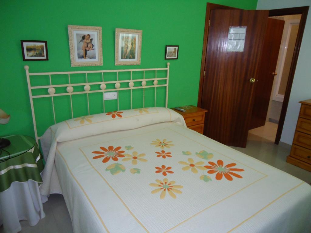 Hostal Los Claveles 바에나 객실 사진